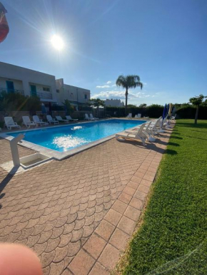 Appartamento MaRi con piscina Torre Lapillo